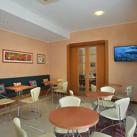 Отель Astor Болонья