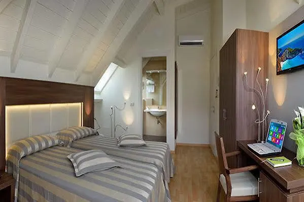 Astor 3*