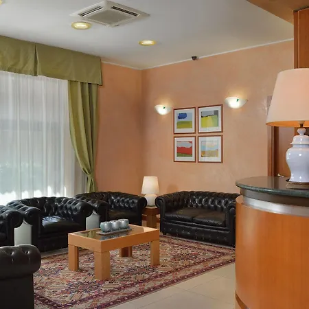Astor Hotel 3*